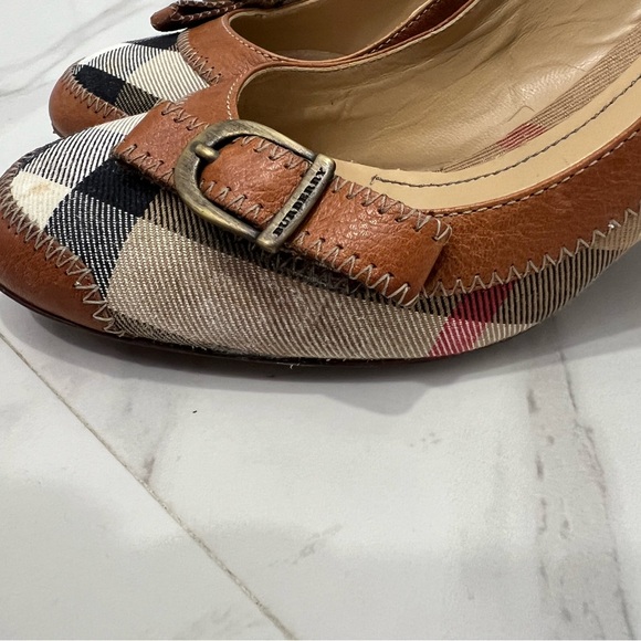 BURBERRY Canvas Printed Pumps
